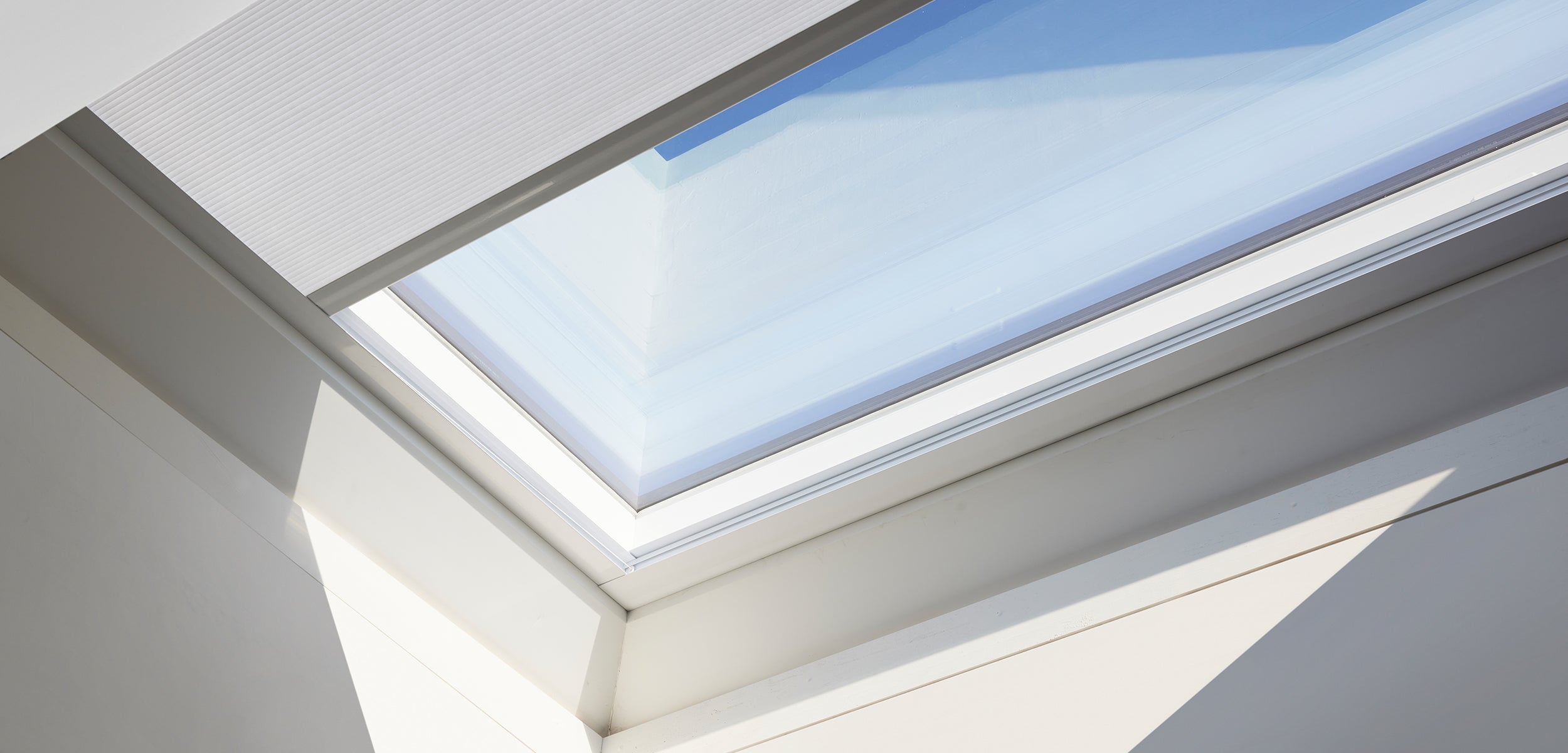 Mobile-Banner-iWindow-Flat-Roof-Window